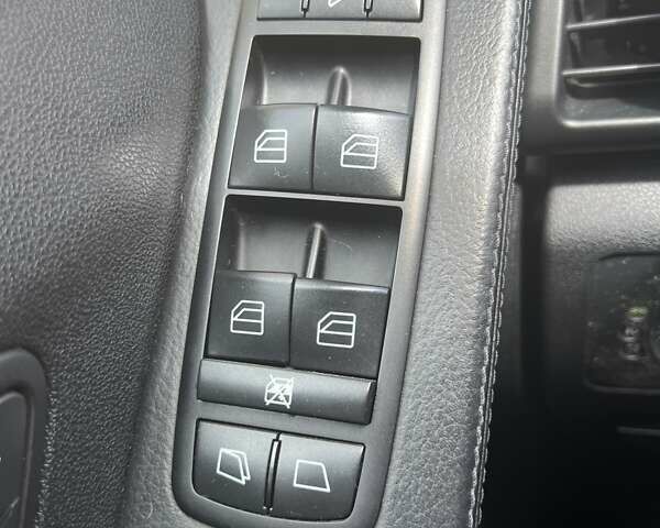 Серый Мерседес Р-Класс, объемом двигателя 3 л и пробегом 320 тыс. км за 10500 $, фото 29 на Automoto.ua