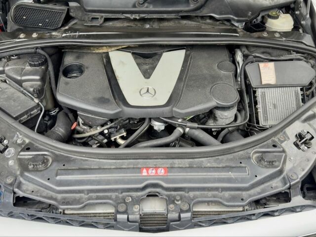 Серый Мерседес Р-Класс, объемом двигателя 3 л и пробегом 340 тыс. км за 5500 $, фото 6 на Automoto.ua