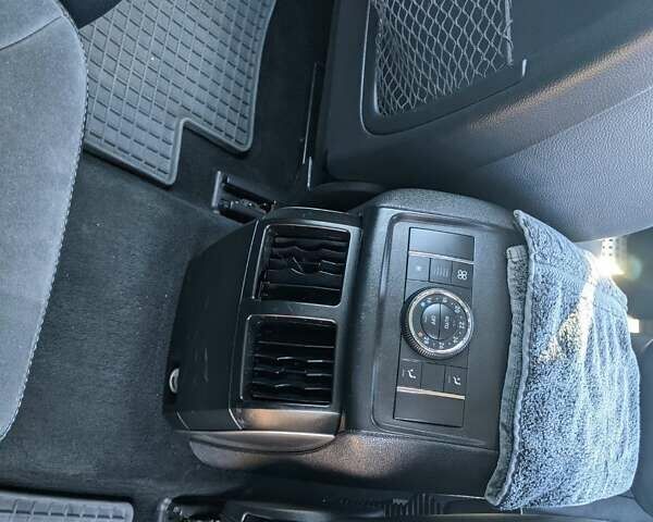 Серый Мерседес Р-Класс, объемом двигателя 2.99 л и пробегом 370 тыс. км за 10000 $, фото 7 на Automoto.ua