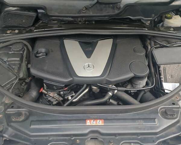 Сірий Мерседес Р-Клас, об'ємом двигуна 0 л та пробігом 240 тис. км за 10000 $, фото 8 на Automoto.ua