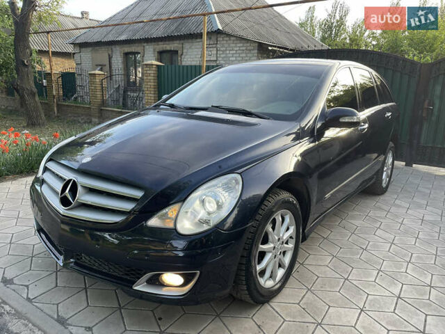 Синий Мерседес Р-Класс, объемом двигателя 2.99 л и пробегом 300 тыс. км за 7800 $, фото 1 на Automoto.ua