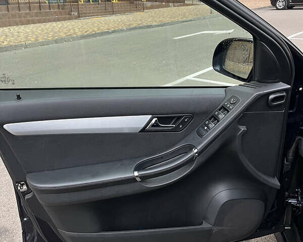 Синій Мерседес Р-Клас, об'ємом двигуна 2.99 л та пробігом 298 тис. км за 8500 $, фото 9 на Automoto.ua