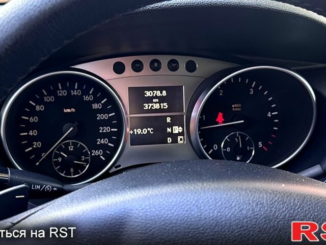 Синій Мерседес Р-Клас, об'ємом двигуна 3 л та пробігом 380 тис. км за 10000 $, фото 4 на Automoto.ua