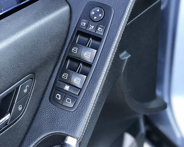 Синий Мерседес Р-Класс, объемом двигателя 2.99 л и пробегом 284 тыс. км за 10300 $, фото 19 на Automoto.ua