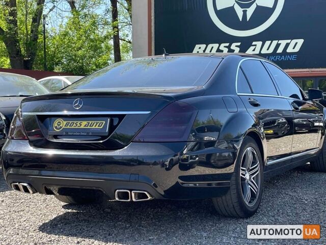 Черный Мерседес С 350, объемом двигателя 3.5 л и пробегом 244 тыс. км за 11999 $, фото 5 на Automoto.ua