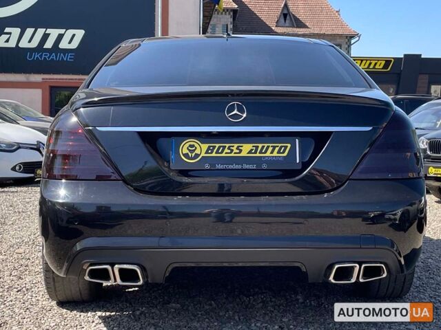 Черный Мерседес С 350, объемом двигателя 3.5 л и пробегом 244 тыс. км за 11999 $, фото 4 на Automoto.ua