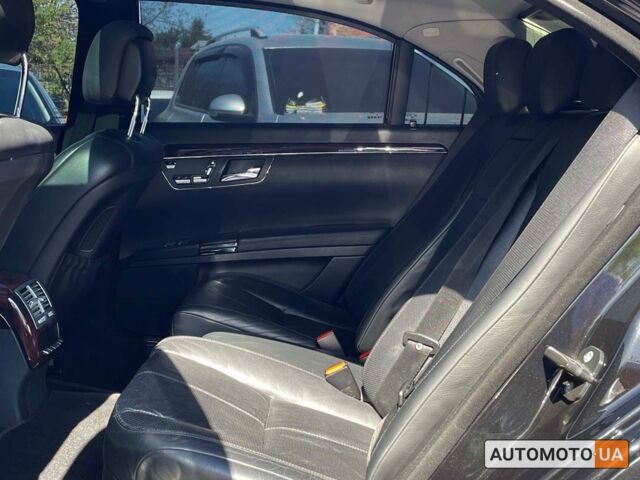 Черный Мерседес С 350, объемом двигателя 3.5 л и пробегом 244 тыс. км за 11999 $, фото 12 на Automoto.ua