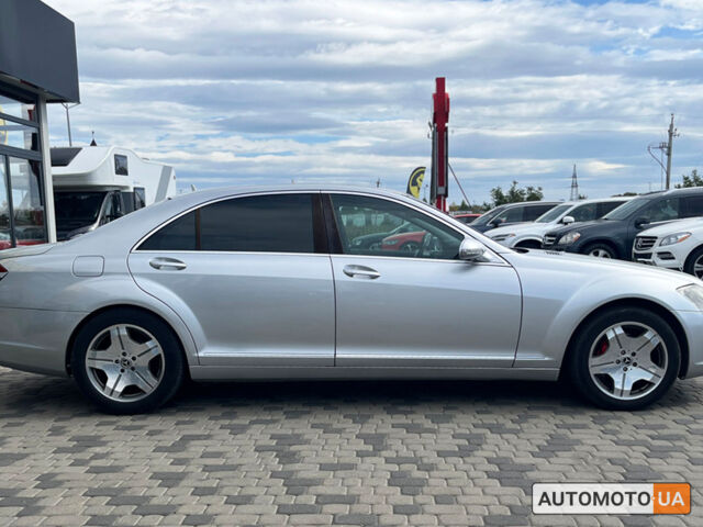 Серый Мерседес С 350, объемом двигателя 3.5 л и пробегом 316 тыс. км за 8800 $, фото 7 на Automoto.ua