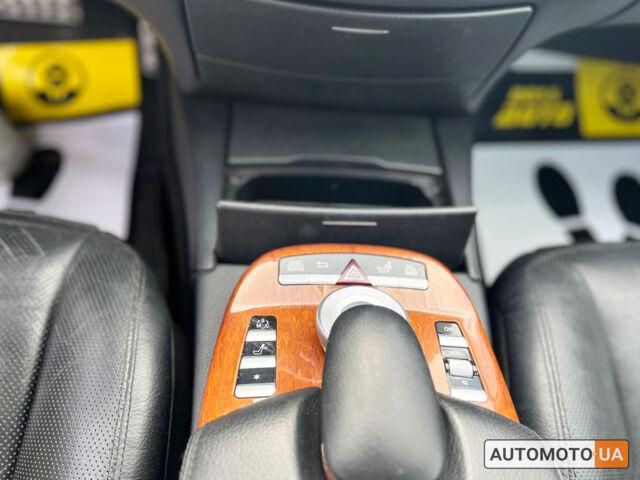 Серый Мерседес С 350, объемом двигателя 3.5 л и пробегом 316 тыс. км за 8800 $, фото 20 на Automoto.ua