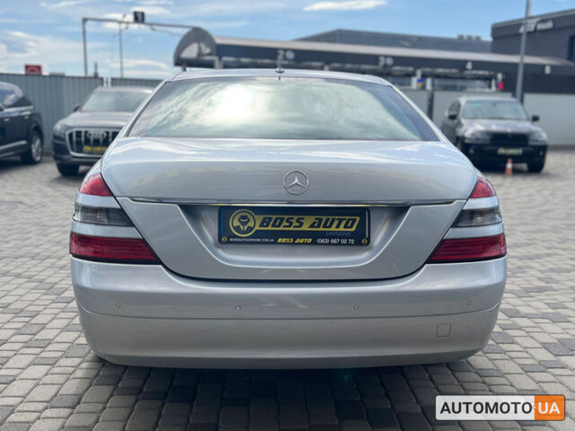 Серый Мерседес С 350, объемом двигателя 3.5 л и пробегом 316 тыс. км за 8800 $, фото 5 на Automoto.ua