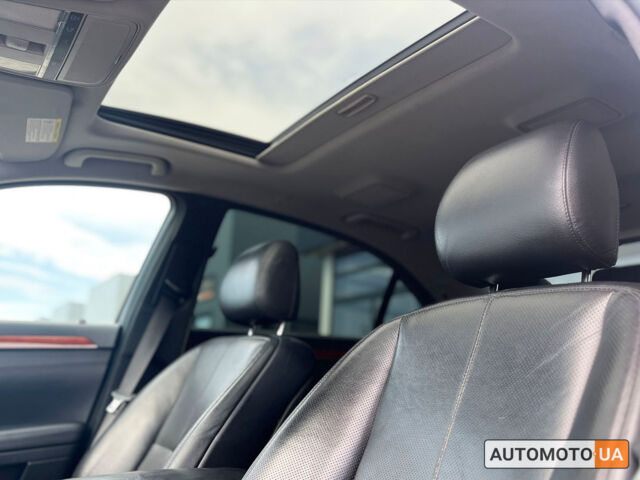 Серый Мерседес С 350, объемом двигателя 3.5 л и пробегом 316 тыс. км за 8800 $, фото 10 на Automoto.ua