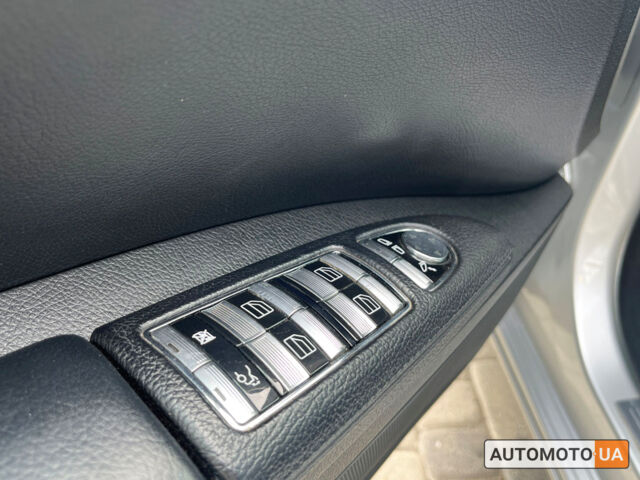 Серый Мерседес С 350, объемом двигателя 3.5 л и пробегом 316 тыс. км за 8800 $, фото 12 на Automoto.ua