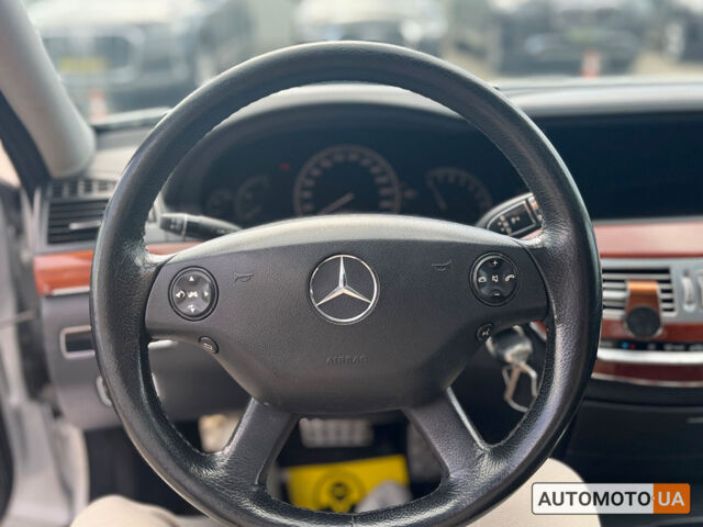 Серый Мерседес С 350, объемом двигателя 3.5 л и пробегом 316 тыс. км за 8800 $, фото 16 на Automoto.ua