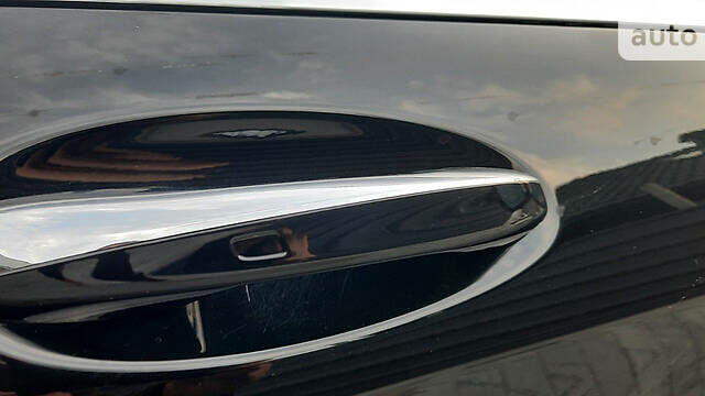 Черный Мерседес S 560, объемом двигателя 4 л и пробегом 55 тыс. км за 82000 $, фото 20 на Automoto.ua