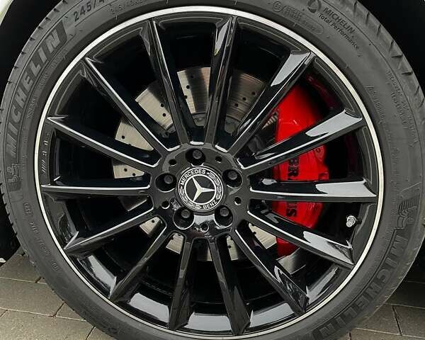 Білий Мерседес С Клас, об'ємом двигуна 3.98 л та пробігом 36 тис. км за 90000 $, фото 18 на Automoto.ua