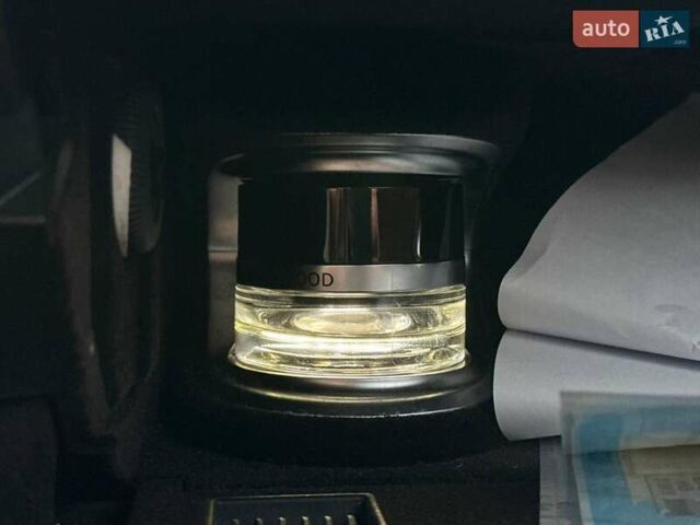 Белый Мерседес С Класс, объемом двигателя 4.66 л и пробегом 144 тыс. км за 41000 $, фото 33 на Automoto.ua