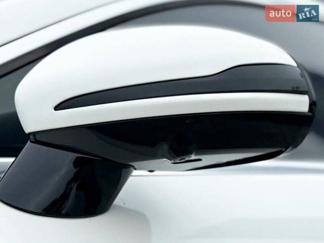Белый Мерседес С Класс, объемом двигателя 4.66 л и пробегом 144 тыс. км за 41000 $, фото 14 на Automoto.ua