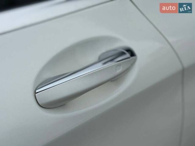 Белый Мерседес С Класс, объемом двигателя 4.66 л и пробегом 144 тыс. км за 41000 $, фото 16 на Automoto.ua