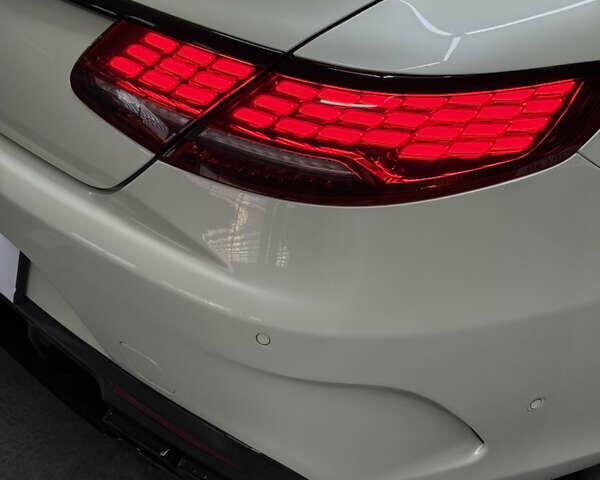 Білий Мерседес С Клас, об'ємом двигуна 4.7 л та пробігом 102 тис. км за 49000 $, фото 9 на Automoto.ua