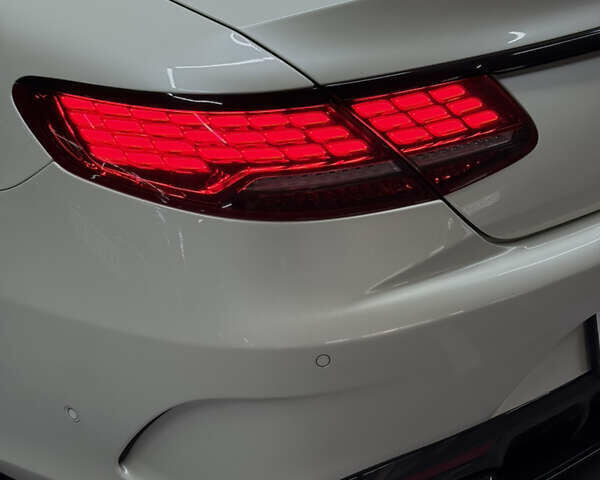 Білий Мерседес С Клас, об'ємом двигуна 4.7 л та пробігом 102 тис. км за 49000 $, фото 10 на Automoto.ua