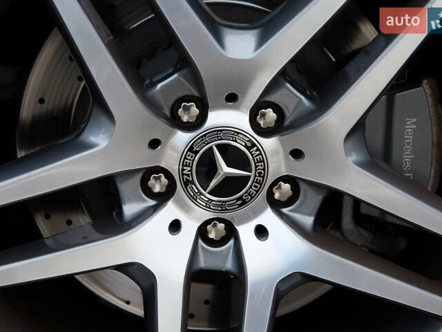 Белый Мерседес С Класс, объемом двигателя 3.98 л и пробегом 36 тыс. км за 120000 $, фото 14 на Automoto.ua