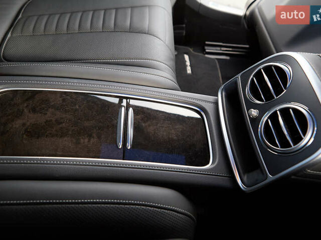 Белый Мерседес С Класс, объемом двигателя 3.98 л и пробегом 36 тыс. км за 120000 $, фото 41 на Automoto.ua