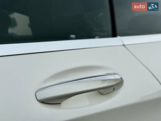 Білий Мерседес С Клас, об'ємом двигуна 3.98 л та пробігом 37 тис. км за 99990 $, фото 19 на Automoto.ua