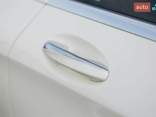 Белый Мерседес С Класс, объемом двигателя 3.98 л и пробегом 36 тыс. км за 120000 $, фото 7 на Automoto.ua