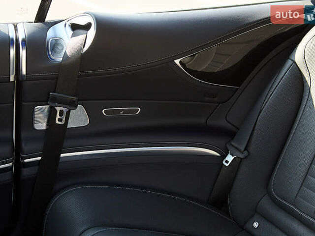 Белый Мерседес С Класс, объемом двигателя 3.98 л и пробегом 36 тыс. км за 120000 $, фото 39 на Automoto.ua