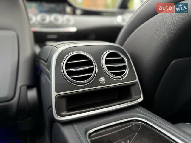 Білий Мерседес С Клас, об'ємом двигуна 3.98 л та пробігом 37 тис. км за 99990 $, фото 49 на Automoto.ua