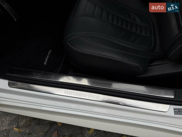 Білий Мерседес С Клас, об'ємом двигуна 3.98 л та пробігом 37 тис. км за 99990 $, фото 33 на Automoto.ua