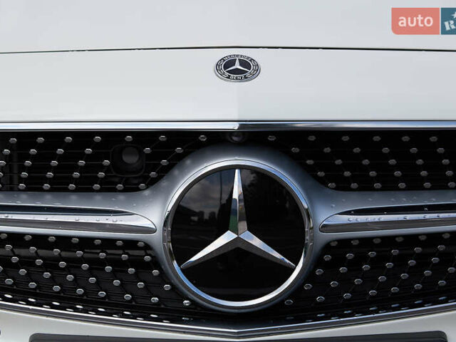 Белый Мерседес С Класс, объемом двигателя 3.98 л и пробегом 36 тыс. км за 120000 $, фото 2 на Automoto.ua