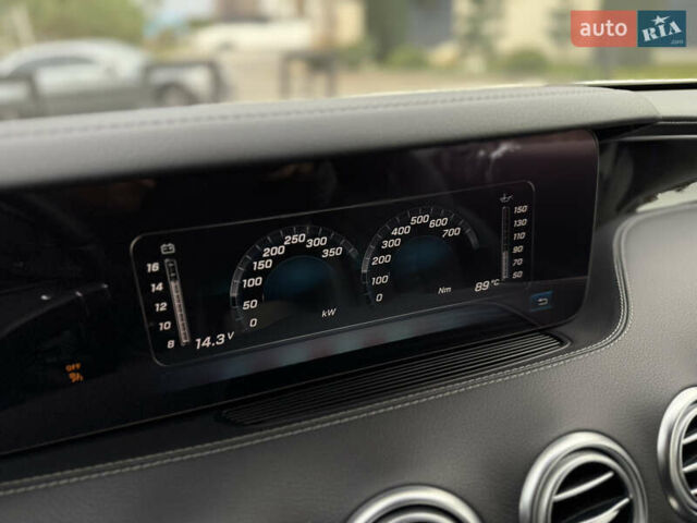 Білий Мерседес С Клас, об'ємом двигуна 3.98 л та пробігом 37 тис. км за 99990 $, фото 65 на Automoto.ua