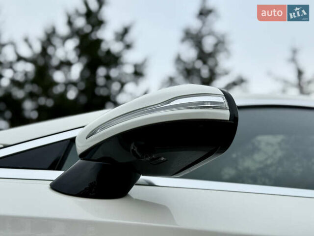 Білий Мерседес С Клас, об'ємом двигуна 3.98 л та пробігом 37 тис. км за 99990 $, фото 9 на Automoto.ua