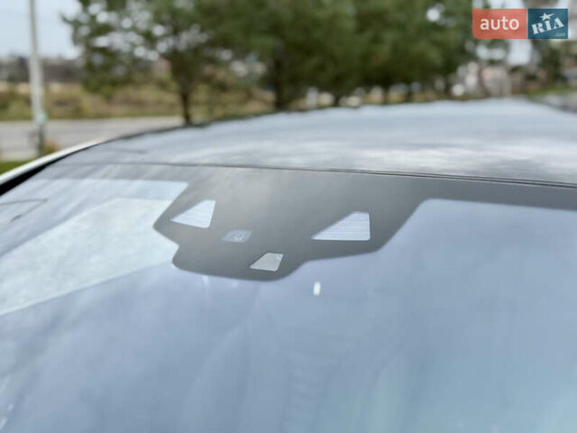 Білий Мерседес С Клас, об'ємом двигуна 3.98 л та пробігом 37 тис. км за 99990 $, фото 18 на Automoto.ua