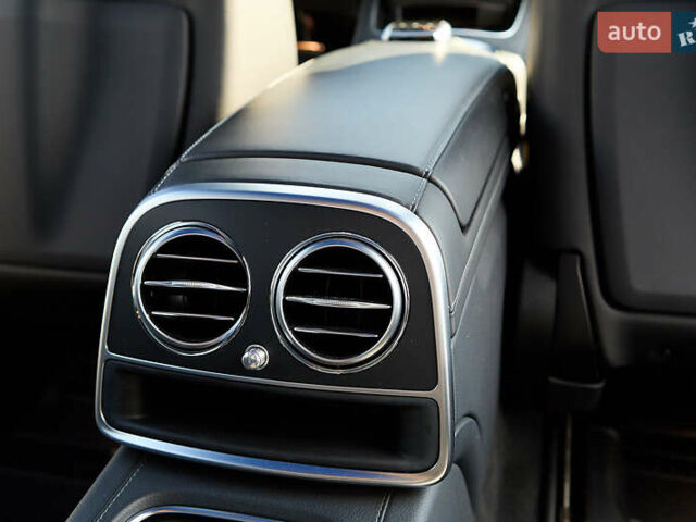 Белый Мерседес С Класс, объемом двигателя 3.98 л и пробегом 36 тыс. км за 120000 $, фото 46 на Automoto.ua