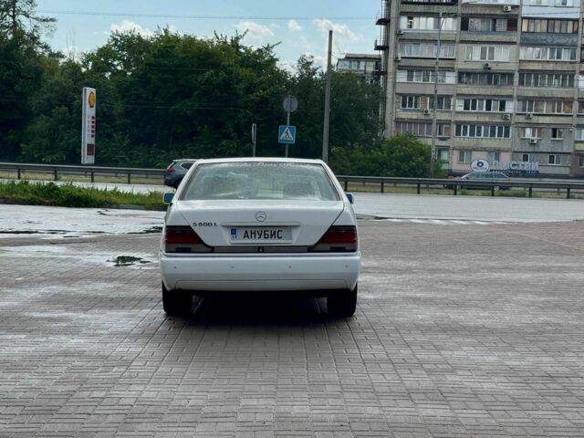 Белый Мерседес С Класс, объемом двигателя 3 л и пробегом 280 тыс. км за 2999 $, фото 5 на Automoto.ua