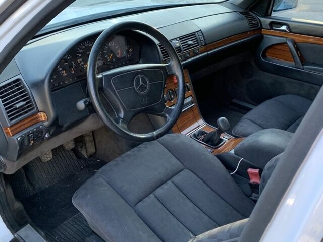 Мерседес С Клас 1994 у Запоріжжя на Automoto.ua Білий Мерседес С Клас, об'ємом двигуна 5 л та пробігом 142 тис. км за 4500 $, фото 6 на Automoto.ua