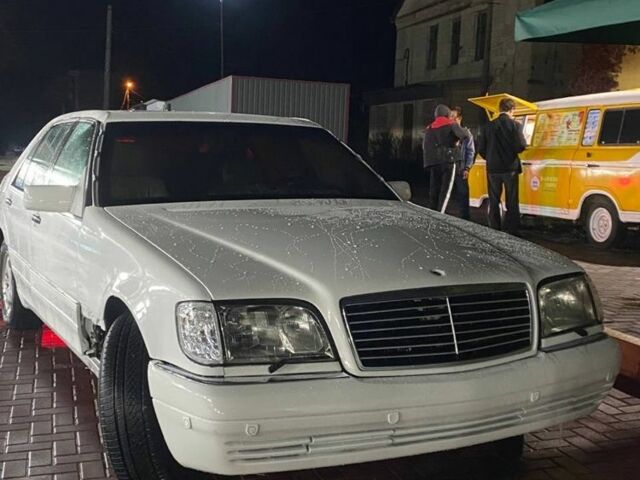 Белый Мерседес С Класс, объемом двигателя 3.2 л и пробегом 600 тыс. км за 4500 $, фото 2 на Automoto.ua