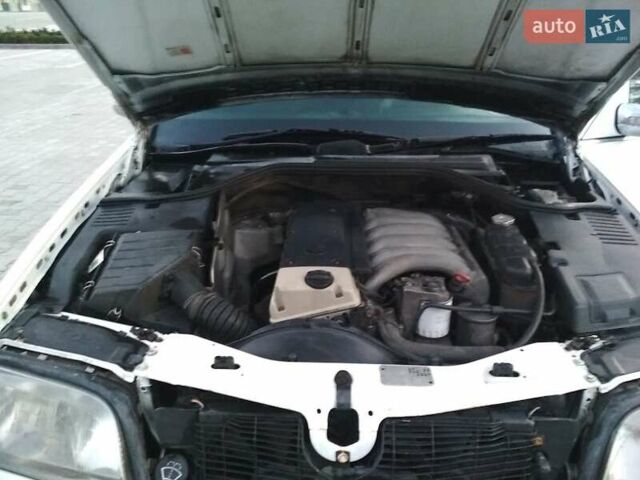 Белый Мерседес С Класс, объемом двигателя 3 л и пробегом 333 тыс. км за 7900 $, фото 7 на Automoto.ua