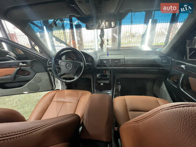 Білий Мерседес С Клас, об'ємом двигуна 4.2 л та пробігом 260 тис. км за 8950 $, фото 10 на Automoto.ua