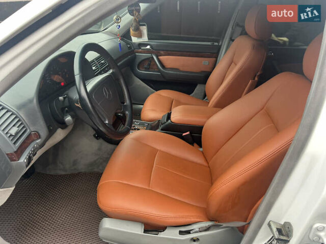 Білий Мерседес С Клас, об'ємом двигуна 4.2 л та пробігом 260 тис. км за 8950 $, фото 9 на Automoto.ua