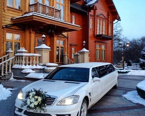 Білий Мерседес С Клас, об'ємом двигуна 5 л та пробігом 280 тис. км за 9800 $, фото 1 на Automoto.ua