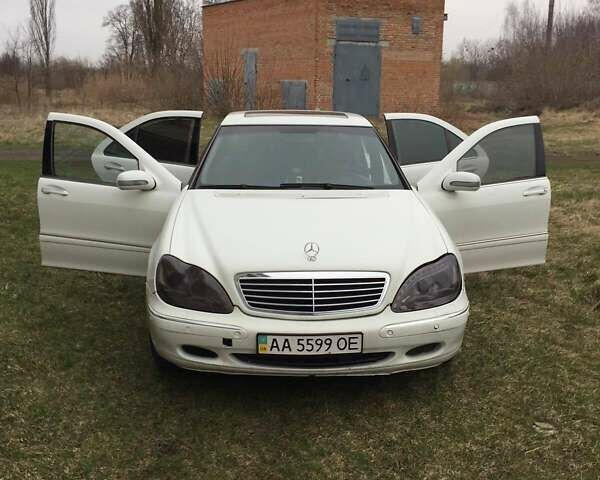 Білий Мерседес С Клас, об'ємом двигуна 4 л та пробігом 187 тис. км за 6200 $, фото 16 на Automoto.ua