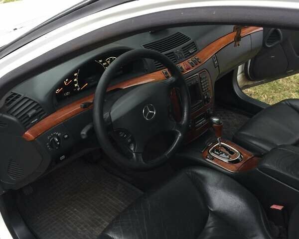 Білий Мерседес С Клас, об'ємом двигуна 4 л та пробігом 187 тис. км за 6200 $, фото 4 на Automoto.ua