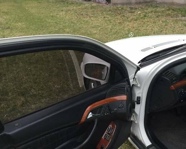 Білий Мерседес С Клас, об'ємом двигуна 4 л та пробігом 187 тис. км за 6200 $, фото 5 на Automoto.ua