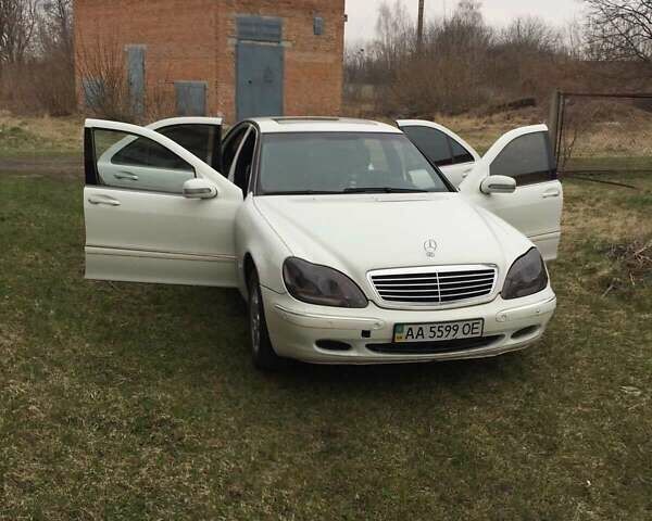 Білий Мерседес С Клас, об'ємом двигуна 4 л та пробігом 187 тис. км за 6200 $, фото 1 на Automoto.ua