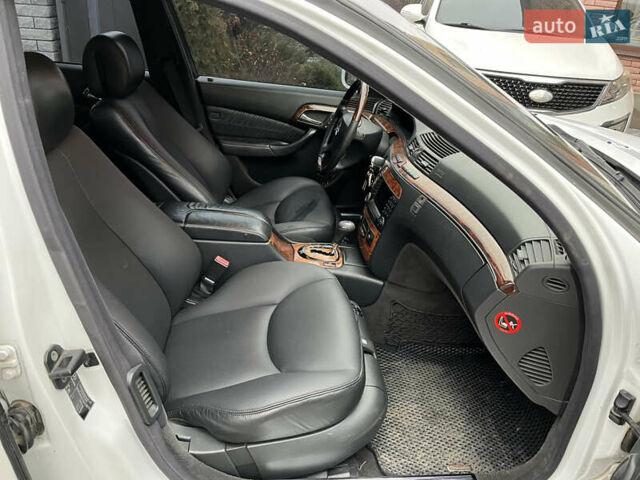 Білий Мерседес С Клас, об'ємом двигуна 3.2 л та пробігом 310 тис. км за 8200 $, фото 10 на Automoto.ua