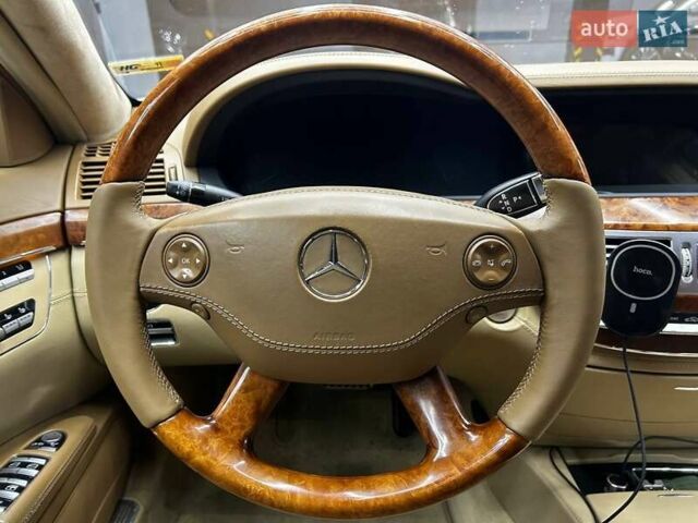 Белый Мерседес С Класс, объемом двигателя 5.46 л и пробегом 325 тыс. км за 13400 $, фото 20 на Automoto.ua