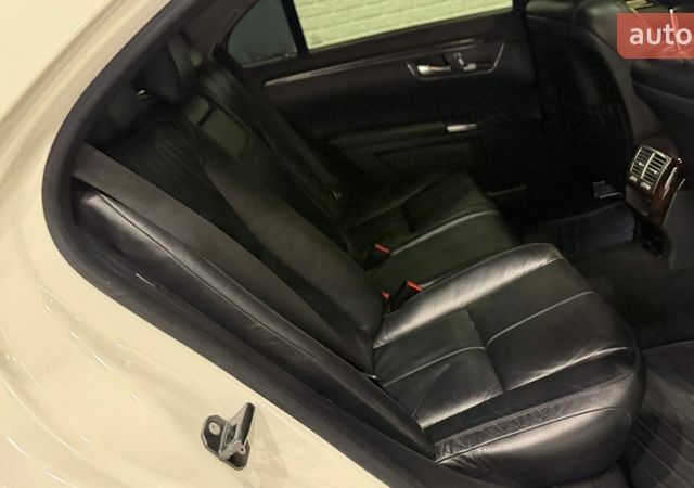 Білий Мерседес С Клас, об'ємом двигуна 3.5 л та пробігом 250 тис. км за 10999 $, фото 59 на Automoto.ua